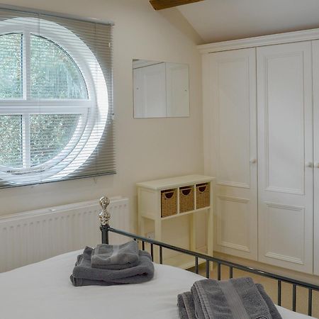 The Old Stables Villa Standon Bagian luar foto