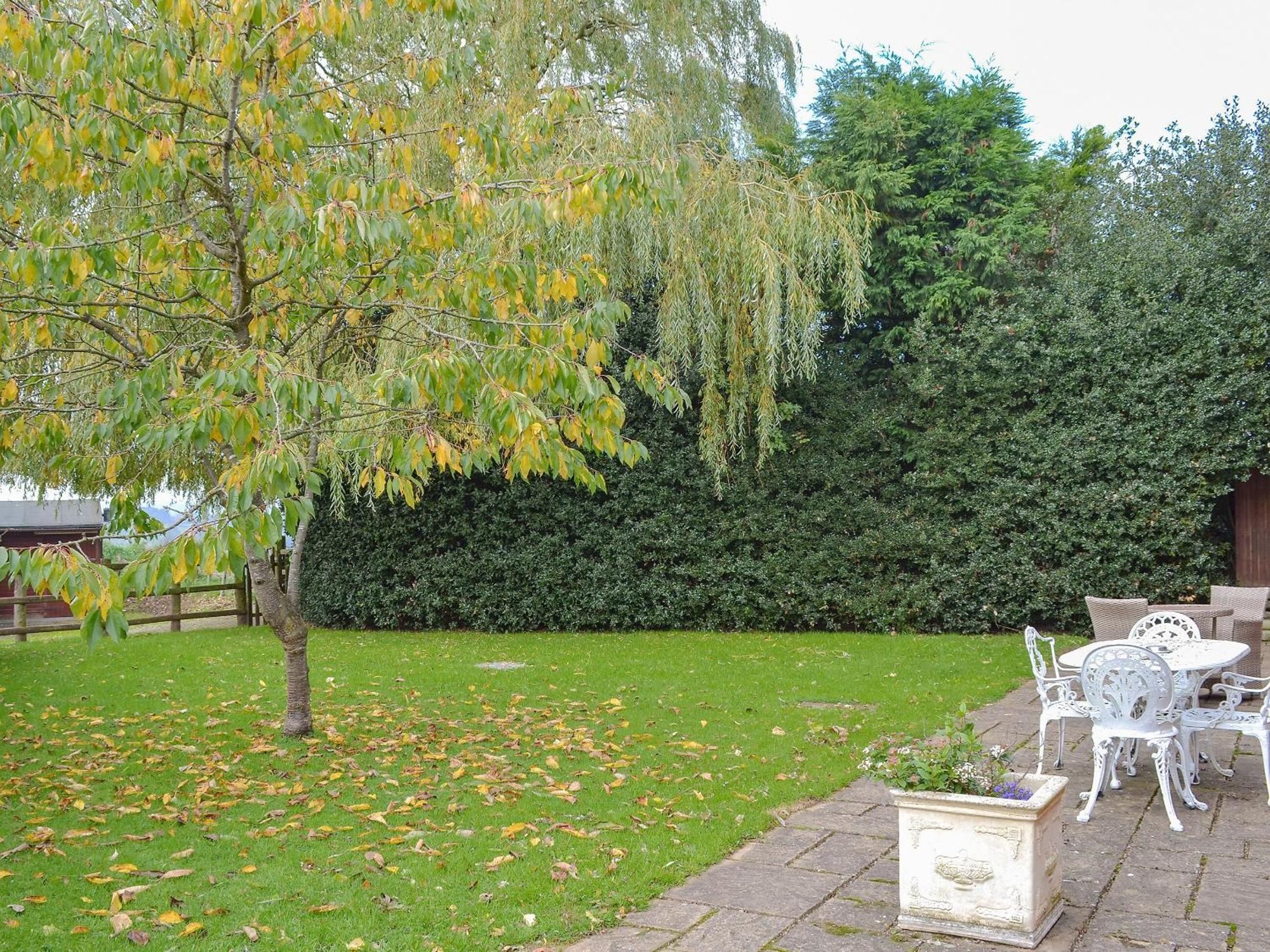 The Old Stables Villa Standon Bagian luar foto